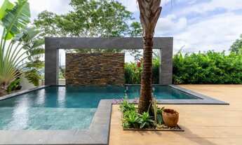 Imagem 2: Sobrado de alto padrão em condomínio fechado com 331m², bairro Vila do Golf, Zona Sul de R