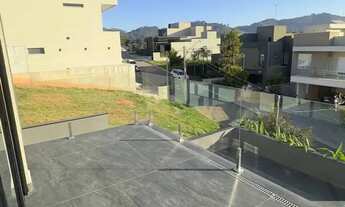 Imagem 4: Casa de Condomínio com 3 suítes, área gourmet, piscina e 4 vagas para venda com 436m²