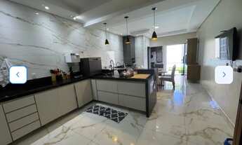 Imagem: CASA NO CENTRO DE LAURO DE FREITAS - Feirao