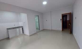 Imagem 2: Apto Centro, frente, amplo, sol, reformadíssimo, Rua 16 de março, próximo de tudo - Petróp