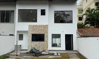 Imagem: Casa Moderna em Fase Final de Obras na Entrada