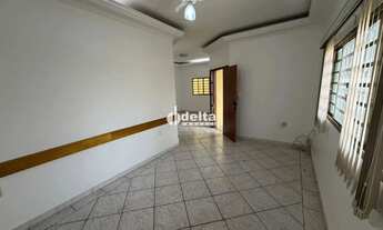 Imagem 6: Casa com 3 quartos sendo 1 suítes disponível para locação no bairro Pampulha em Uberlândia