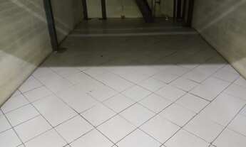 Imagem 2: Loja no Mercadão de Madureira, em uma das principais galerias. Sem luvas