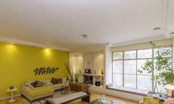 Imagem: Casa de 4 Dormitórios na Rua Geórgia