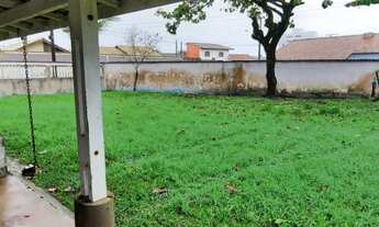 Imagem: Lindo terreno com casa de esquina a uma