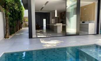 Imagem 2: Casa Térrea Jardins Atenas 04 suítes