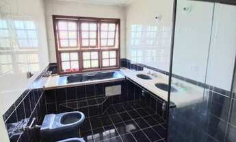 Imagem 5: Casa de condomínio para aluguel possui 300 metros quadrados com 4 quartos