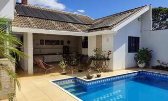 Imagem 4: Linda casa em terreno inteiro na Zona 08 rua paralela a Av. Gastão