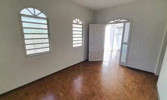 Imagem 2: PARQUE INDUSTRIAL - Casa para aluguel e venda possui 150 metros quadrados com 3 quartos