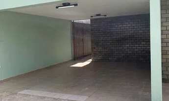 Imagem 2: Casa para venda tem 250 metros quadrados com 5 quartos em Maurício de Nassau - Caruaru - P