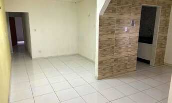 Imagem 2: Casa Duplex Com 05 Quartos 03 Suites Com Garagem Para 03 Carros Excelente Localização.