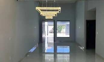 Imagem 2: Casa com piscina - Excelente localização