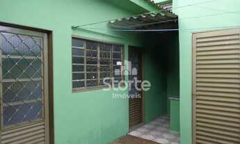 Imagem 2: Ponto de esquina com 02 cômodos comerciais + apartamento + casa à venda, 230m² de área con