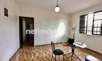 Imagem 5: Casa de 4 Quartos com Amplo Lote e Jardim no Bairro Santa Inês