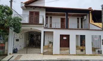 Imagem 5: Casa no bairro JD. Veneza em Volta Redonda com 4 quartos sendo 3 suítes, 2 salas