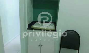 Imagem 6: Invista na imagem do seu negócio com esta espetacular sala comercial de 32 m²