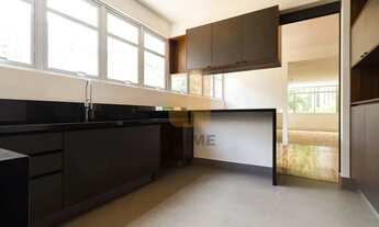 Imagem 6: Apartamento de aproximadamente 260m2 com 3 dormitórios, sendo uma suíte. Com 2 vagas de ga