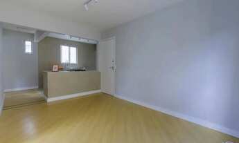 Imagem 2: Apartamento reformado com dois quartos no Água Verde