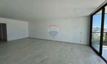 Imagem 7: Apartamento com 3 Quartos, sendo 3 Suítes, 4 vagas de garagem, vista deslumbrante, 12 apar