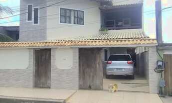 Imagem 2: Sobrado para venda possui 130 metros quadrados com 3 quartos em Lagomar - Macaé - RJ