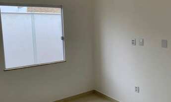 Imagem 4: Casa 2/4 sendo uma suíte, com corredor lateral