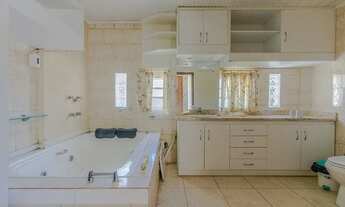 Imagem 4: Excelente casa de 308 m² com 4 suítes e 4 vagas de garagem