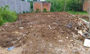 Imagem 3: Terreno a venda em Angra dos Reis para investimento com as fundações cavadas e enchidas