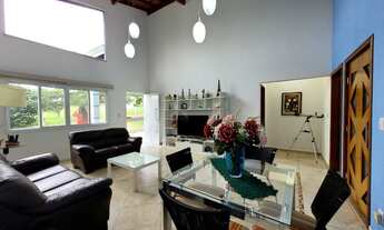 Imagem 6: Casa de condomínio térrea para venda possui 208 metros quadrados com 5 quartos