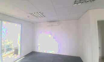 Imagem 2: Conjunto comercial de 127,08 metros, com 3 ar condicionado, 3 vagas. Ótima localização