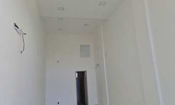 Imagem 3: Loja com 31m², Pé direito com 6 metros, copa e banheiro, com e sem vaga, Anil