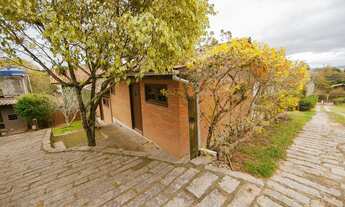 Imagem 3: Pousada à venda no centrinho da Praia do Rosa, área com 1.780m2, total de 7 acomodações, 2