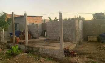 Imagem 3: Casa de 2 peça em construção