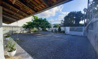 Imagem 3: Casa plana c/ 04 quartos, toda com laje e um amplo terreno livre na parte da frente, R$490