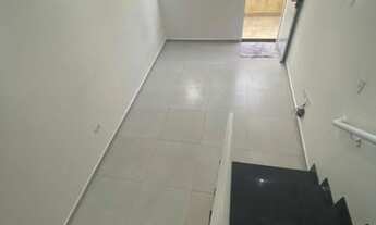 Imagem 2: Sobrado Impecável em Condomínio com 2 Dormitórios, Quintal e Garagem no Tude Bastos