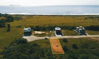 Imagem: Excelente lote à venda na Praia da Gamboa