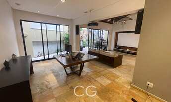 Imagem 2: Laranjeiras - Charmosíssima casa com 4 qtos, espaço gourmet e Jacuzzi em rua arborizada e