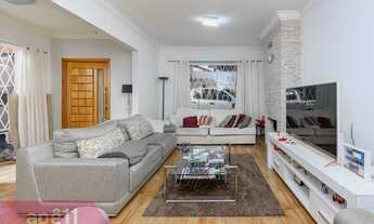 Imagem: Casa de 4 Dormitórios na Alameda dos Araés