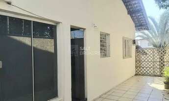 Imagem 4: Ampla Casa à venda, residencial ou comercial, 4 dormitórios, 3 vagas, churrasqueira, canil