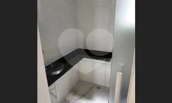 Imagem 2: Casa térrea com três dormitórios e piscina em Atibaia apenas 50 minutos de São Paulo