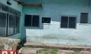 Imagem 2: Casa em Irajá frente composta de: Sala, 3 quartos, cozinha, banheiro, área de serviço num