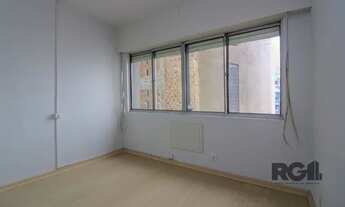 Imagem 7: Apartamento de dois dormitórios e uma suíte no Centro Histórico de Porto Alegre