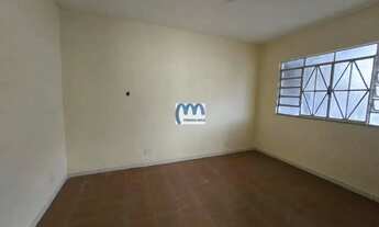 Imagem 7: Casa térrea, junto a Rua Principal, próxima ao cond. Chácaras das Flores