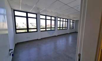 Imagem 2: Sala comercial para locação com vista exclusiva para o Lago do Taboão Bragança Paulista-S