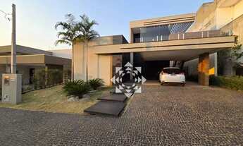 Imagem 2: Luxo e Exclusividade No Mirante do Lago: Casa de Alto Padrão com Piscina e Varanda Gourmet