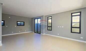 Imagem 5: Casa nova em condomínio clube, alto padrão com 212m², 3 suítes, 2 vagas grandes, no Santa