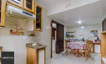 Imagem 6: Casa residencial com 330m, lareira, churrasqueira e jardim