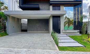 Imagem 3: Casa frente à praça na Cidade Alphaville Ceará com localização única, lote amplo oportunid