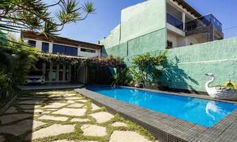 Imagem 2: Sobrado com Piscina e Potencial de Renda 300m² Taguatinga Norte