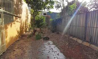 Imagem 2: Casa com 02 Quartos + DCE, 140 m², sozinha no Lote, QNL 01, Bl. E, Taguatinga, ao lado dos