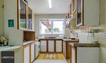 Imagem 5: Casa residencial com 330m, lareira, churrasqueira e jardim